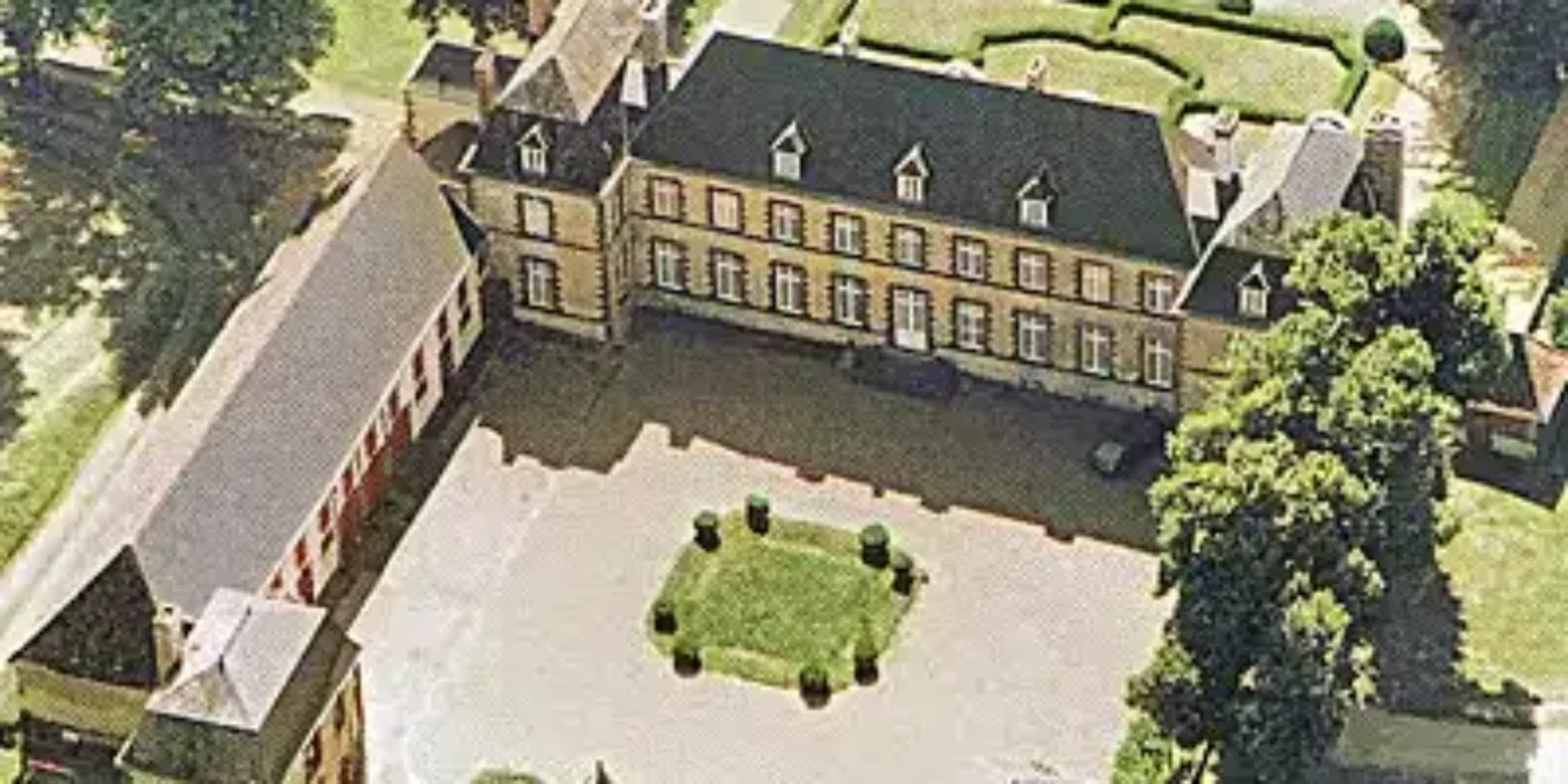 chateau-de-montmarin